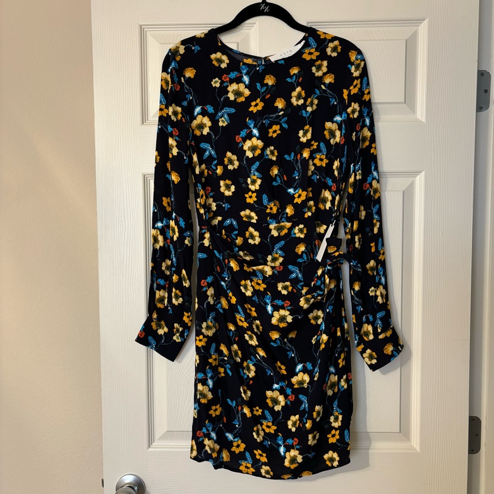 ASTR the Label Apron Front Floral Dress size M NWT